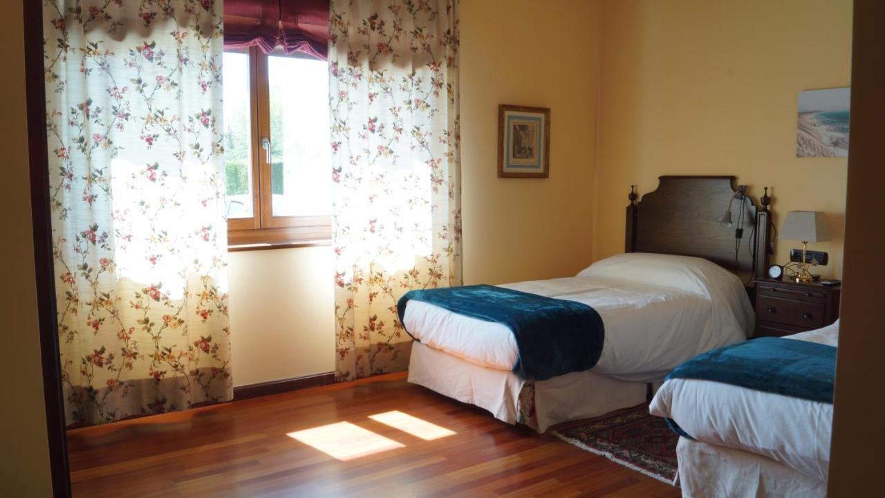Hotel Batan Vilalba Extérieur photo