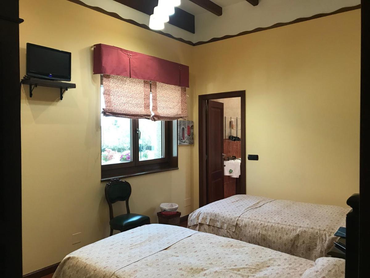 Hotel Batan Vilalba Extérieur photo